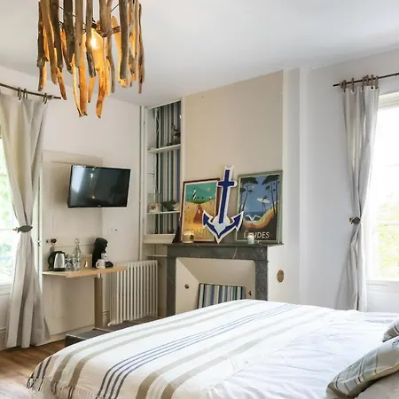 Le Baccara Hotel Arengosse